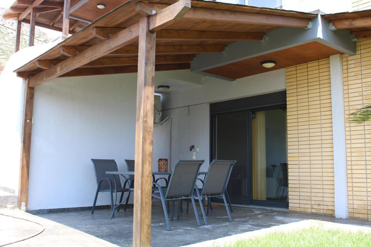 T&A Apartment,Near The Sea. Marathon  Bagian luar foto