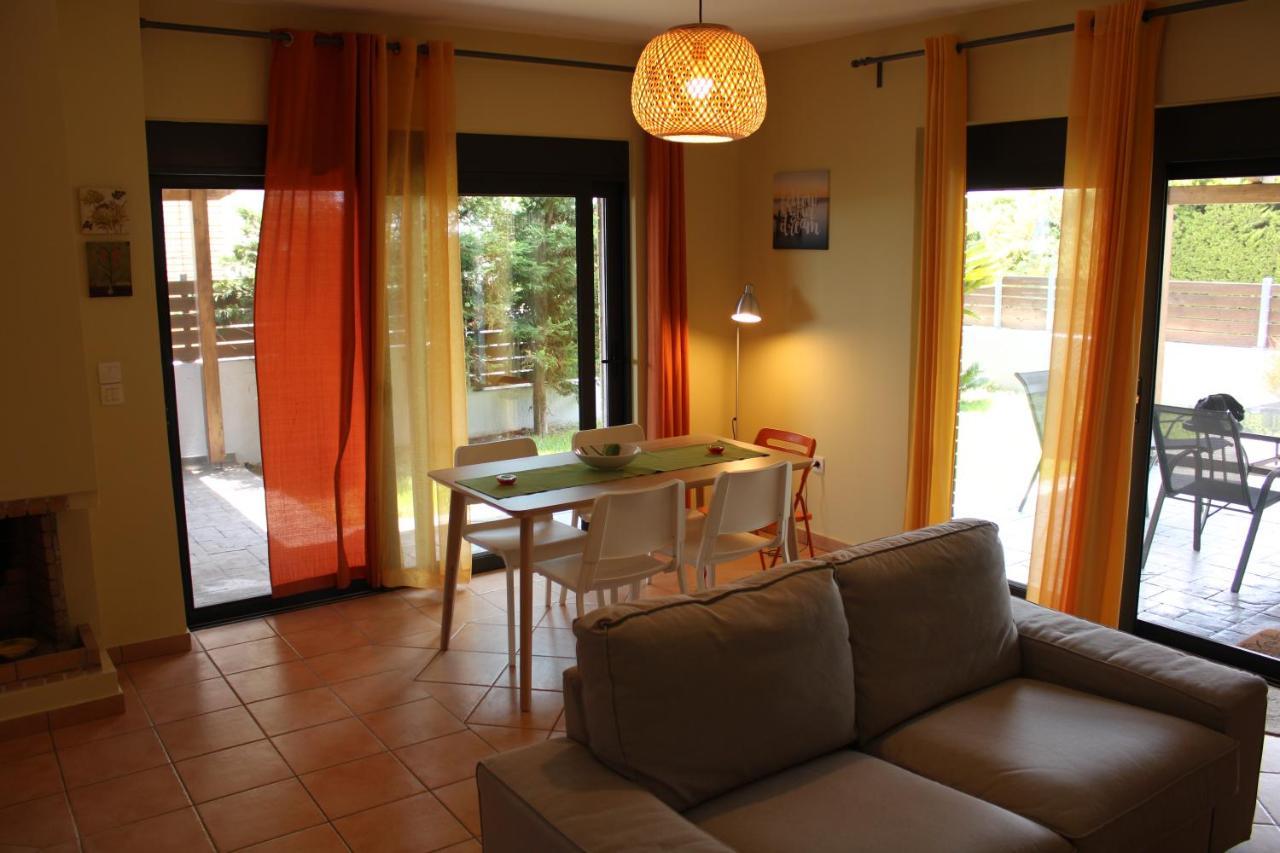 T&A Apartment,Near The Sea. Marathon  Bagian luar foto