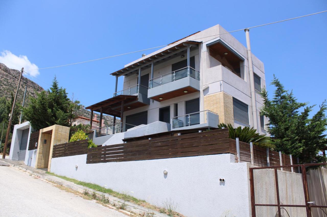 T&A Apartment,Near The Sea. Marathon  Bagian luar foto