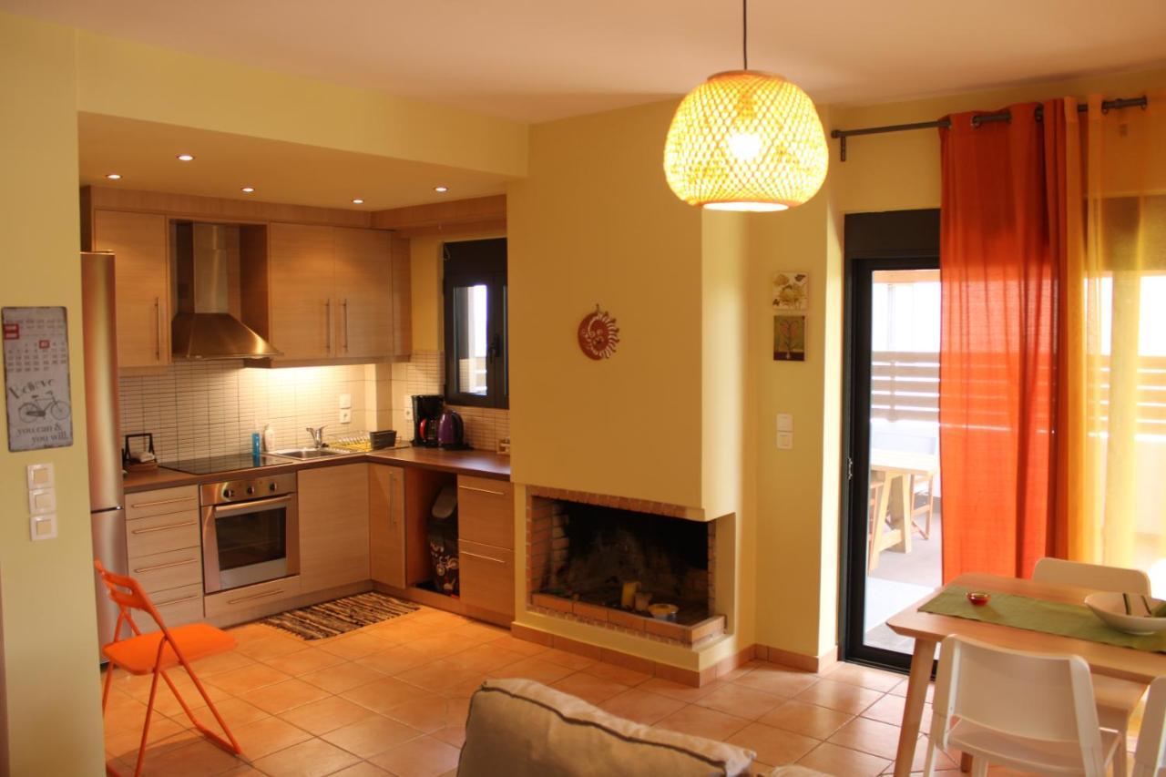 T&A Apartment,Near The Sea. Marathon  Bagian luar foto