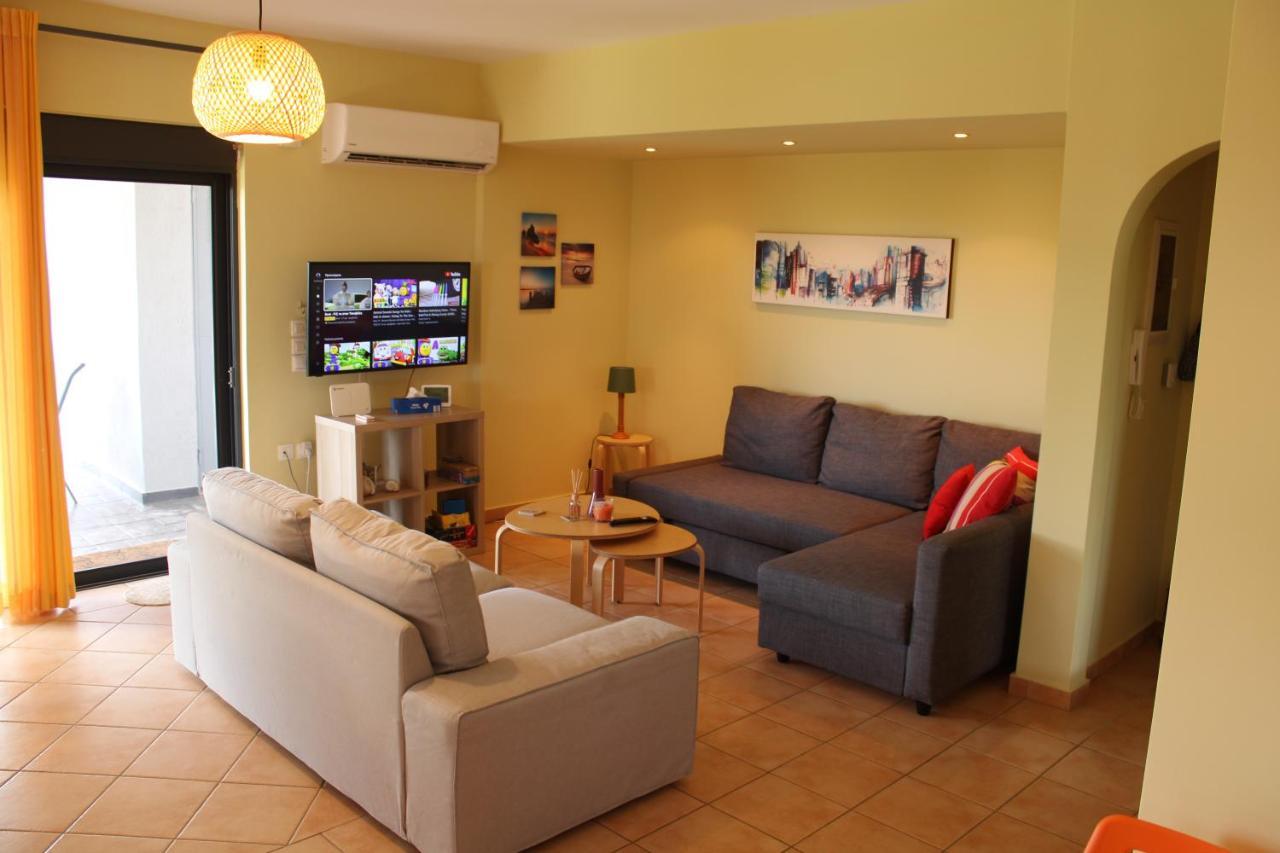 T&A Apartment,Near The Sea. Marathon  Bagian luar foto