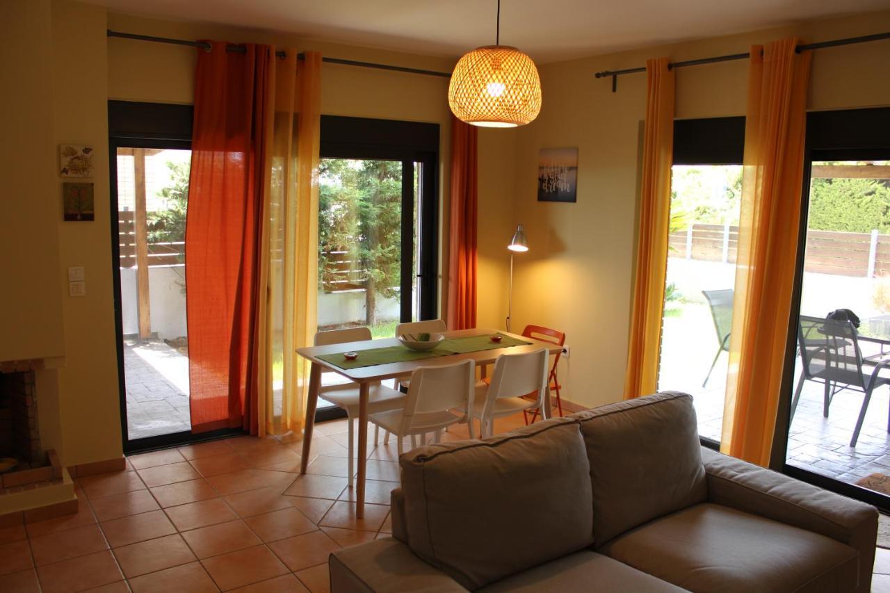T&A Apartment,Near The Sea. Marathon  Bagian luar foto