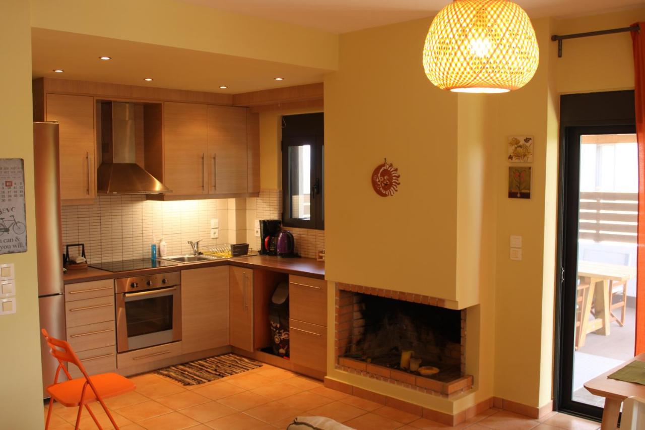 T&A Apartment,Near The Sea. Marathon  Bagian luar foto